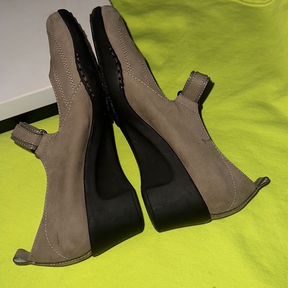 Aerosoles wedges Size 7 - Picture 6 of 13